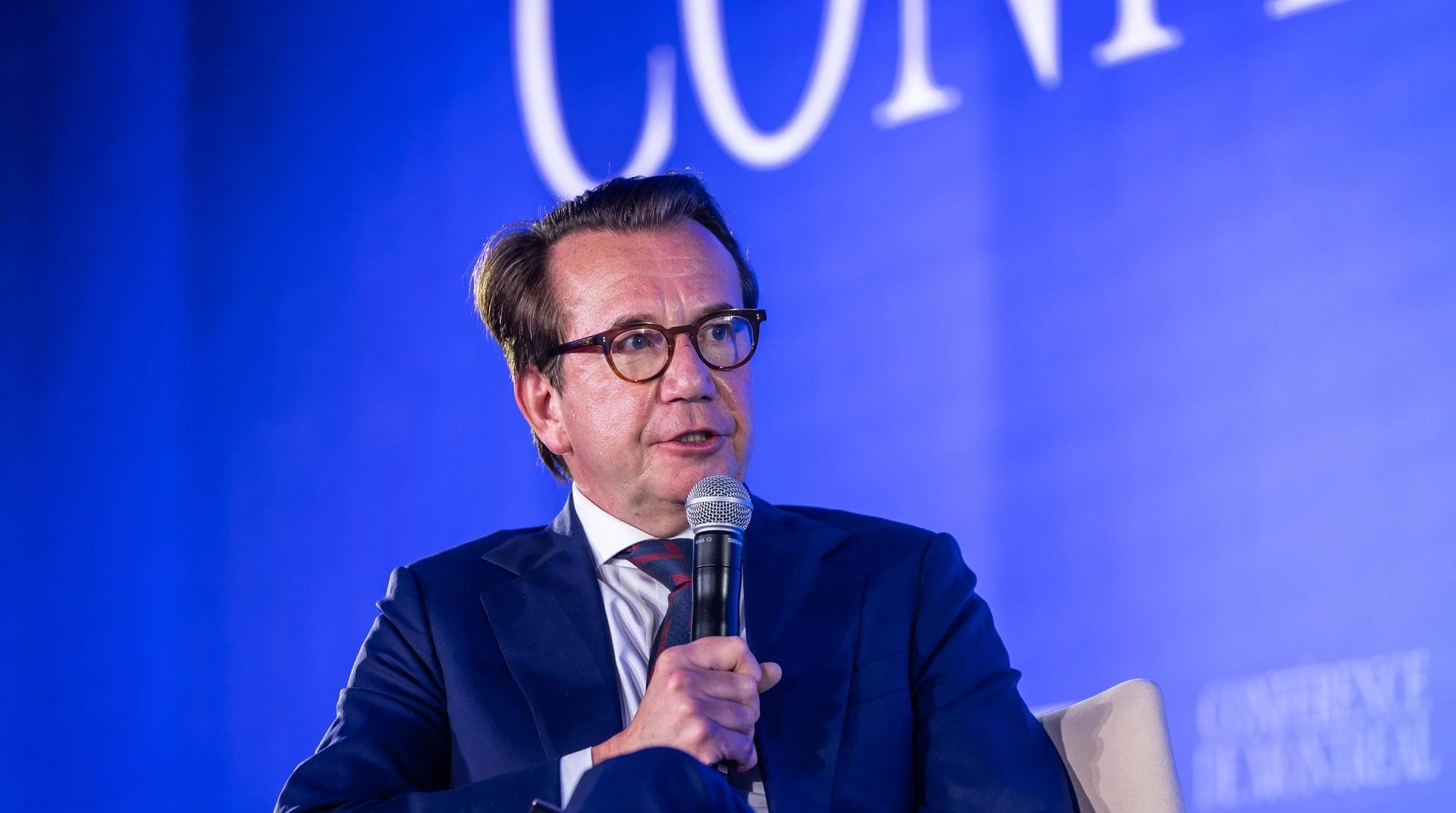Scott Brison de BMO prenant la parole à la Conférence de Montréal 
