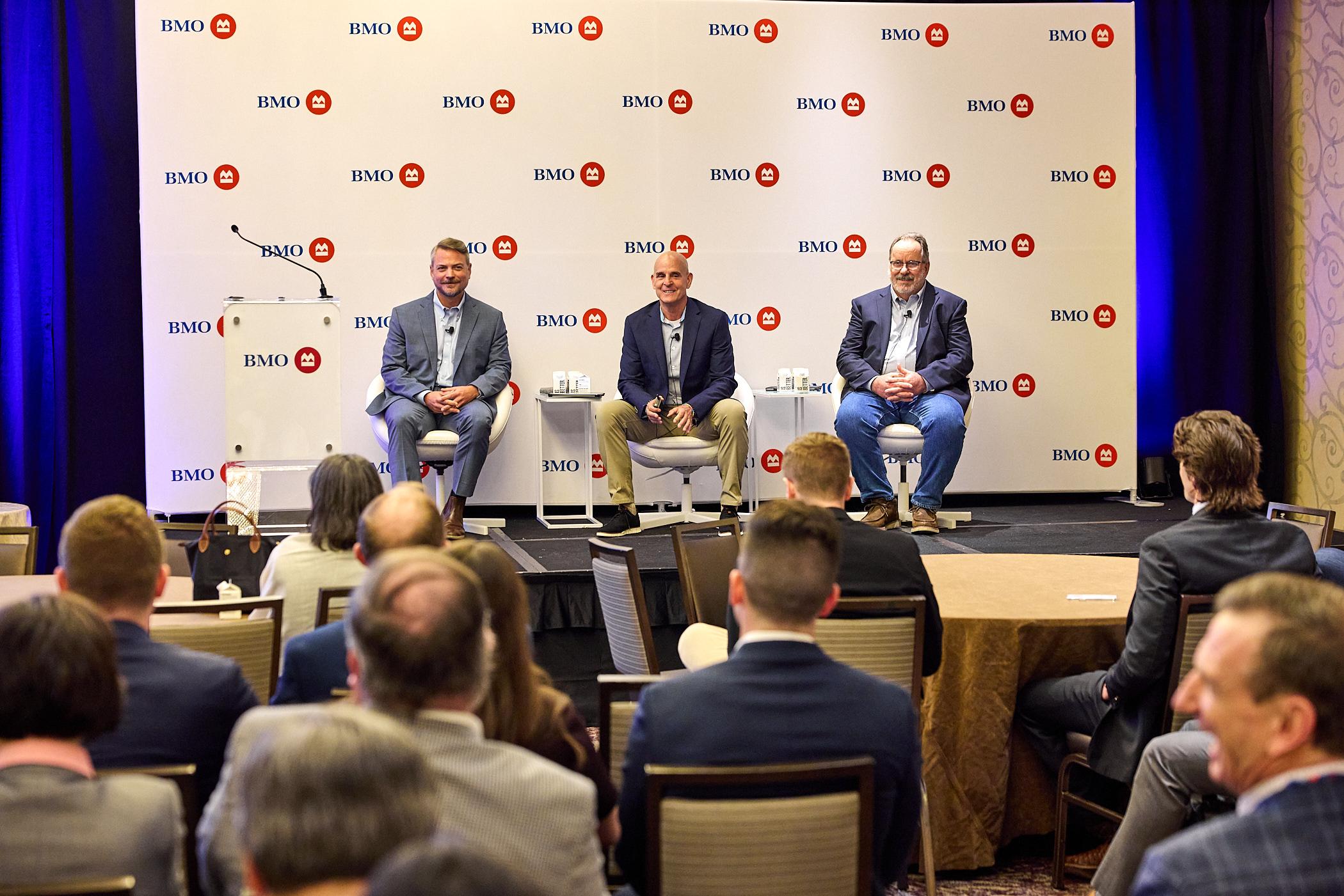 la table ronde sur l’état du secteur vinicole américain que j’ai animée lors de la 19e conférence sur les marchés agricoles et les produits chimiques