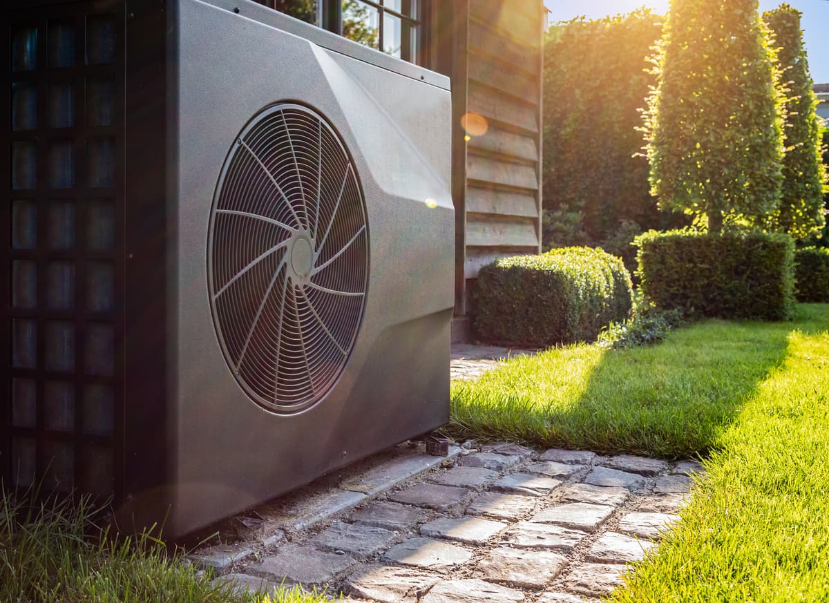 Thermopompe dans une maison unifamiliale